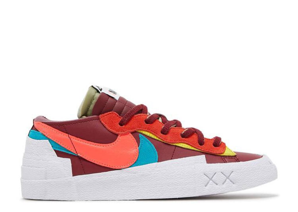 NIKE BLAZER LOW / SACAI / KAWS TEAM RED