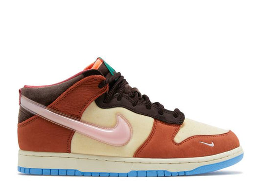 NIKE DUNK / SS FREE LUNCH STRAWBERRY MILK